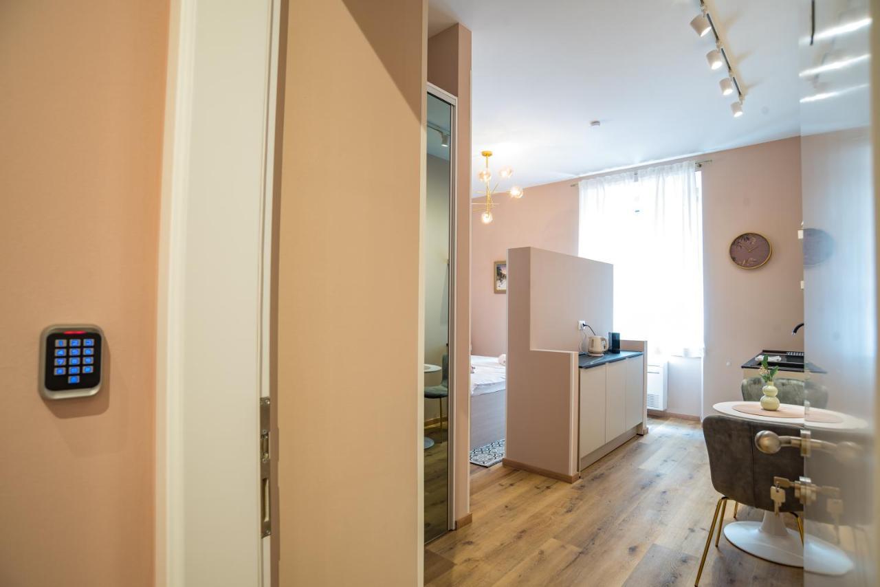 Center De Lux Studios “ Zara “ Split Eksteriør billede